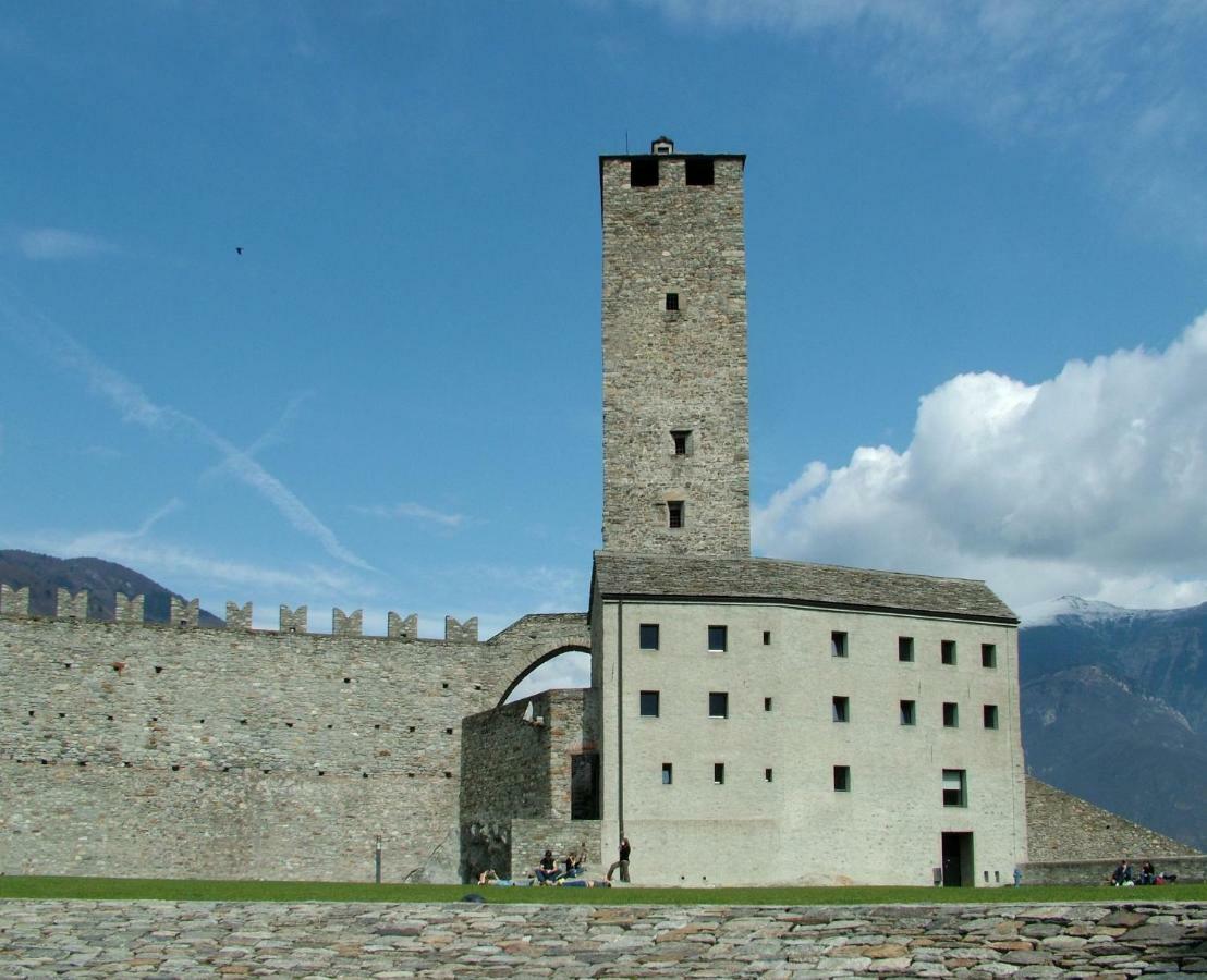 Apartamento Bellinzona Piazza Collegiata Exterior foto