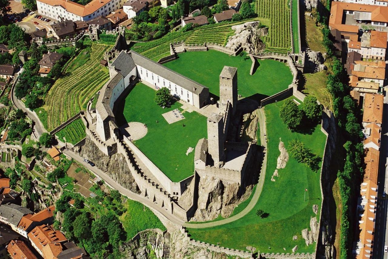 Apartamento Bellinzona Piazza Collegiata Exterior foto
